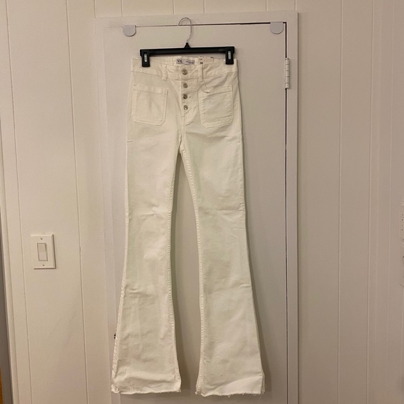 ❌SOLD❌NWT Zara High Waist SlimFlare White Jeans - Picture 9 of 9